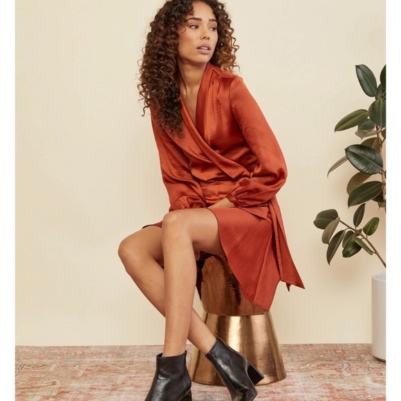 Lucy Paris Adonia Beautiful Satin Wrap Dress in Rust Orange size Small - Picture 2 of 11